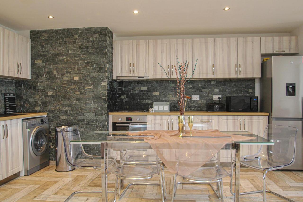 Lavish 2 Bed Sleeps 5 Near Lanark Apartment Carstairs Luaran gambar